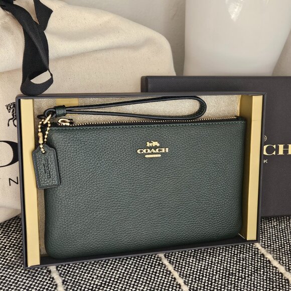 Coach Amazon Green Boxed Leather Wristlet 22952B - New in Box - Picture 1 of 11